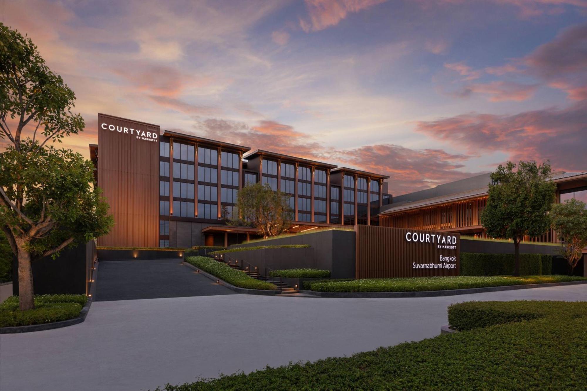 Courtyard By Marriott Bangkok Suvarnabhumi Airport Dış mekan fotoğraf